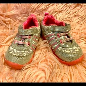 🌹Pink Gray and Silver Girls Tennis Shoes Size 6